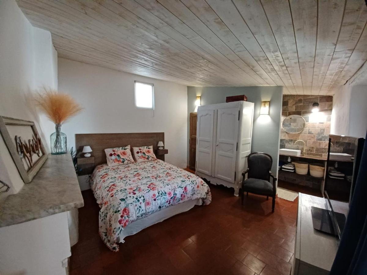 Bed and Breakfast Chez Les Filles Dions Exterior foto