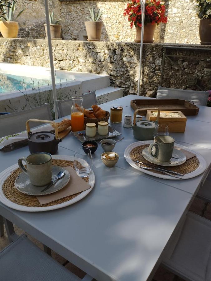 Bed and Breakfast Chez Les Filles Dions Exterior foto