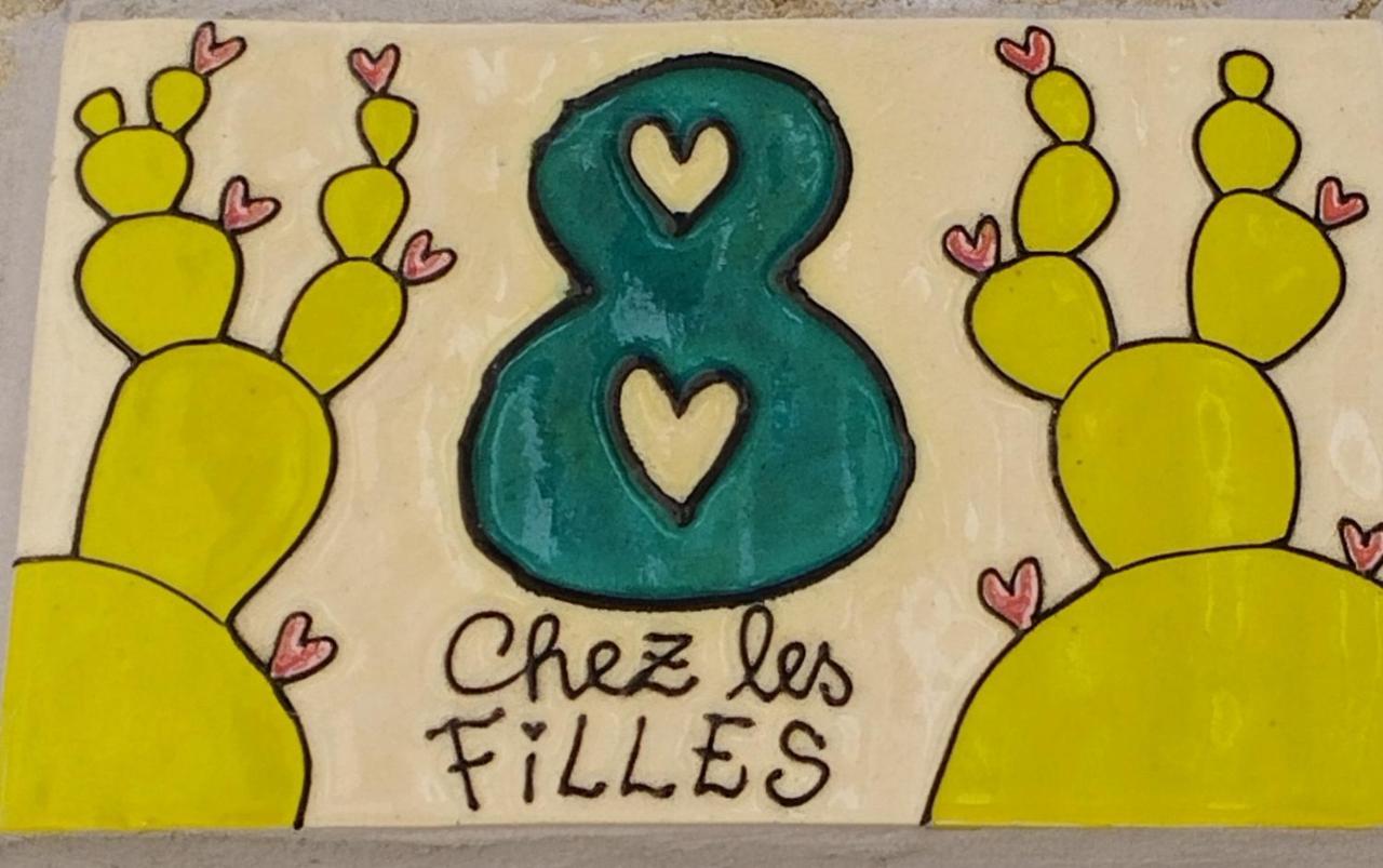 Bed and Breakfast Chez Les Filles Dions Exterior foto
